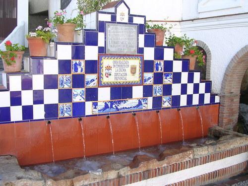 2802_istan_el_chorro_fountain.jpg (41 KB)