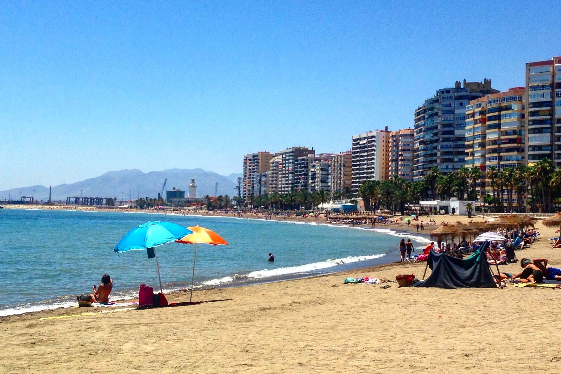 beach-malaga-spain-wollak-photo-1.jpg (632 KB)